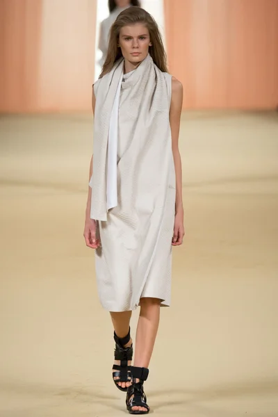 Look 3